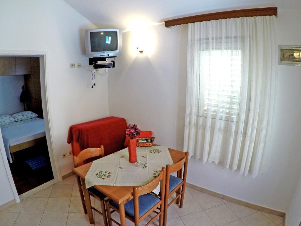 Apartments Ivic 波尔 外观 照片